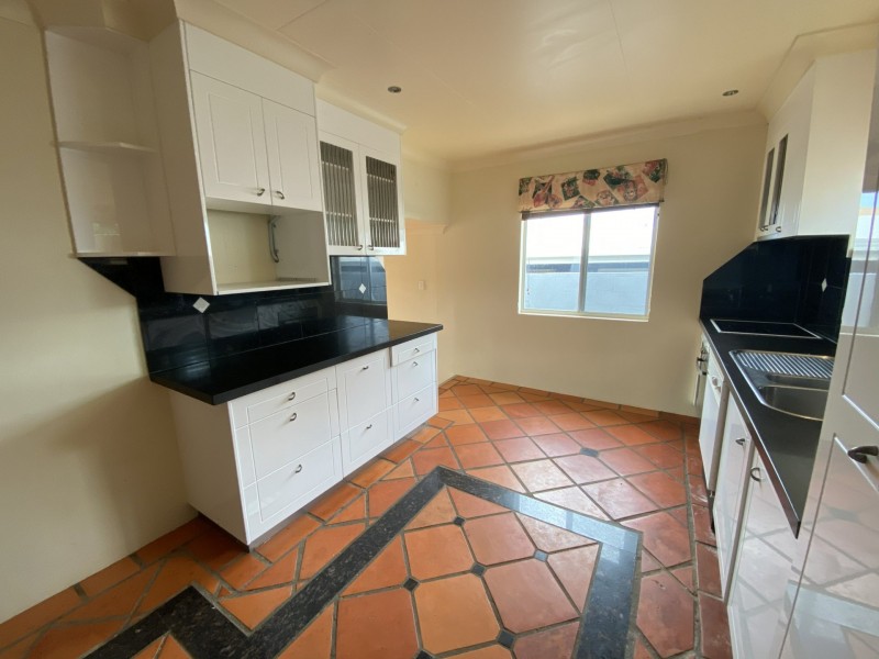 17 Crest Avenue, Boyne Island QLD 4680