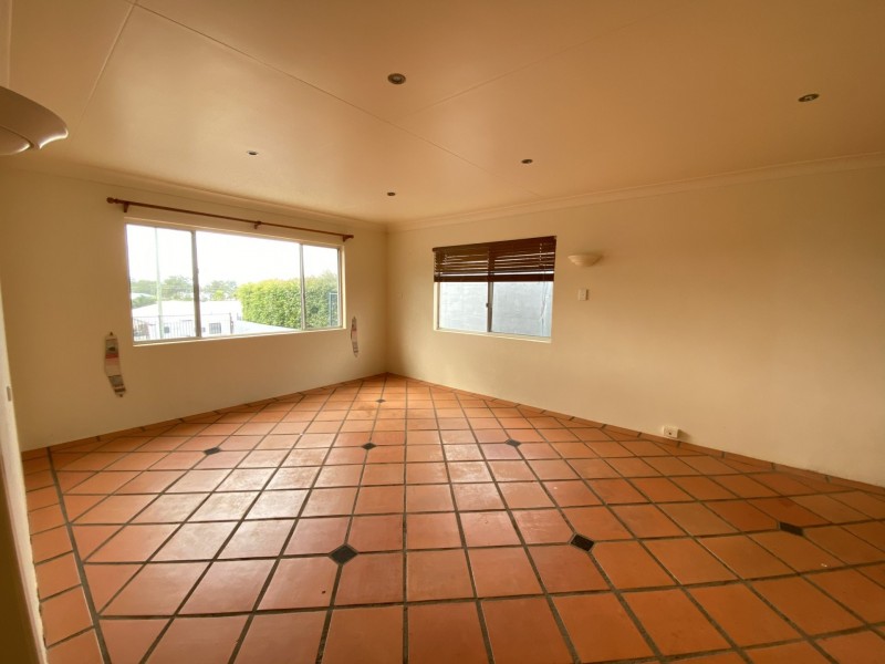 17 Crest Avenue, Boyne Island QLD 4680