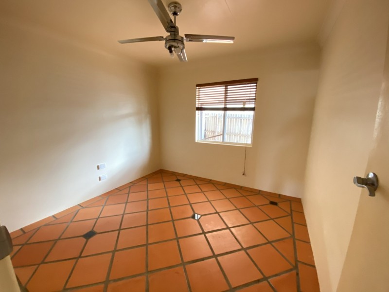 17 Crest Avenue, Boyne Island QLD 4680