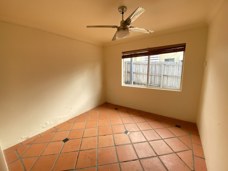 17 Crest Avenue, Boyne Island QLD 4680
