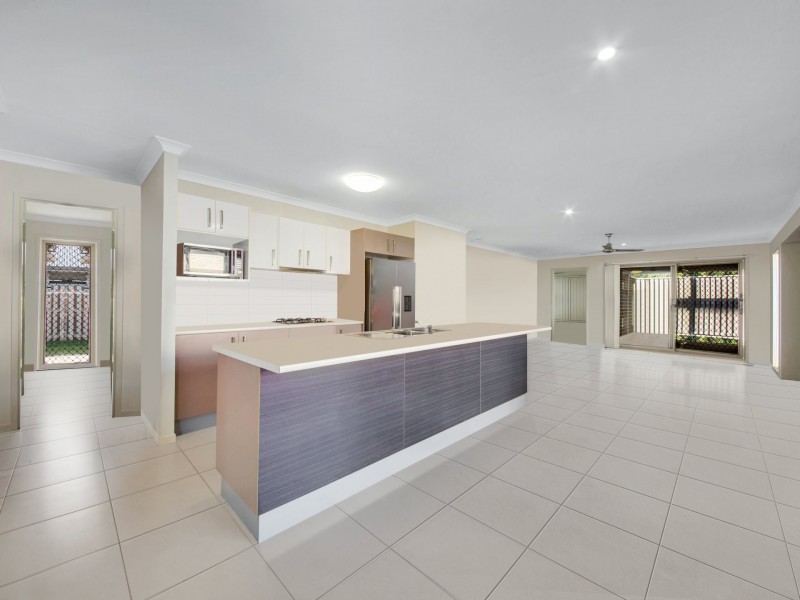 19 Bendee Street, Glen Eden QLD 4680