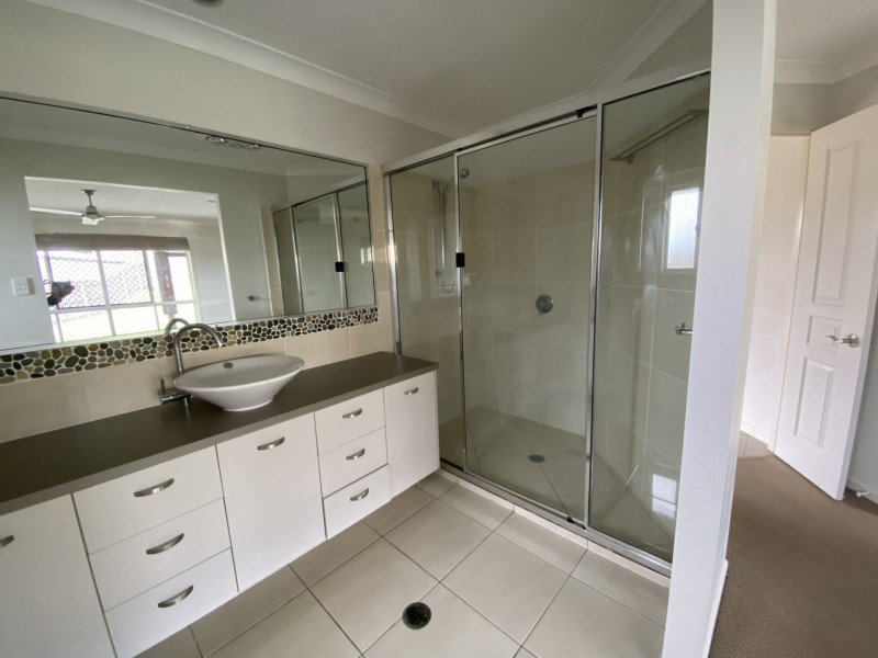 6 Jordana Court, New Auckland QLD 4680