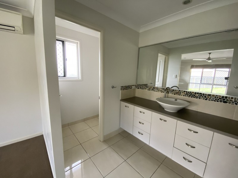 6 Jordana Court, New Auckland QLD 4680