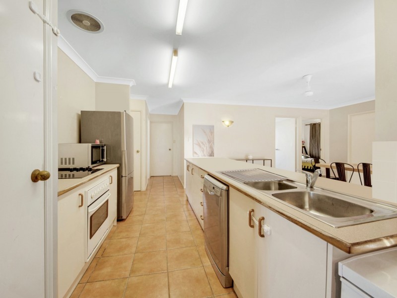 15 Stitt Close, Glen Eden QLD 4680