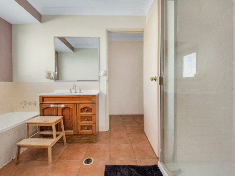 15 Stitt Close, Glen Eden QLD 4680