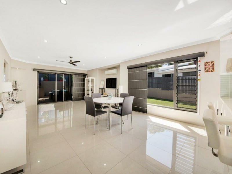 31 Grasstree Crescent, Kirkwood QLD 4680