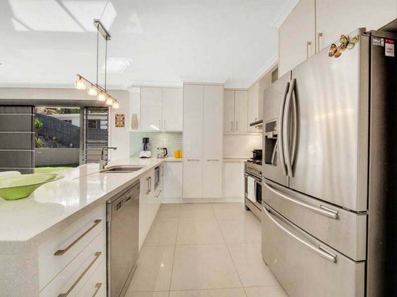 31 Grasstree Crescent, Kirkwood QLD 4680