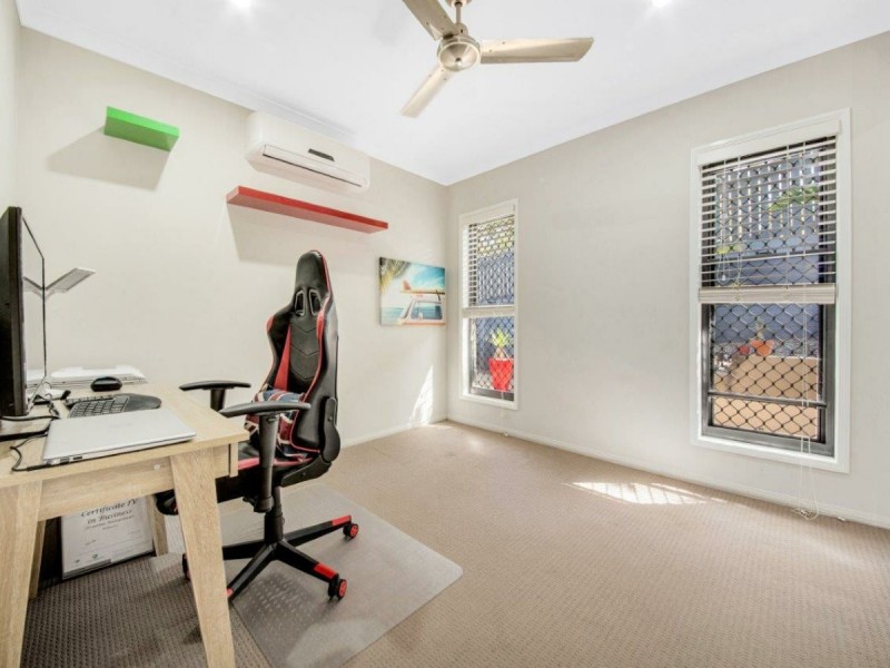 31 Grasstree Crescent, Kirkwood QLD 4680