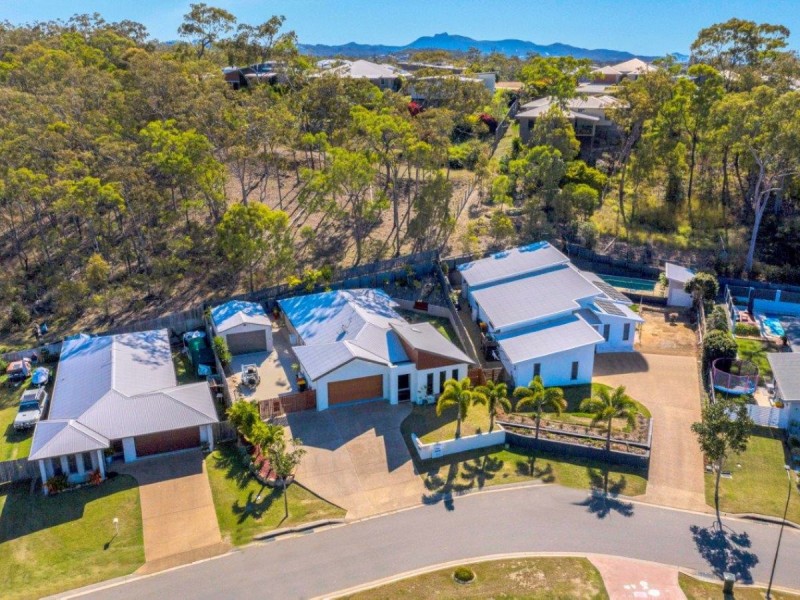 31 Grasstree Crescent, Kirkwood QLD 4680