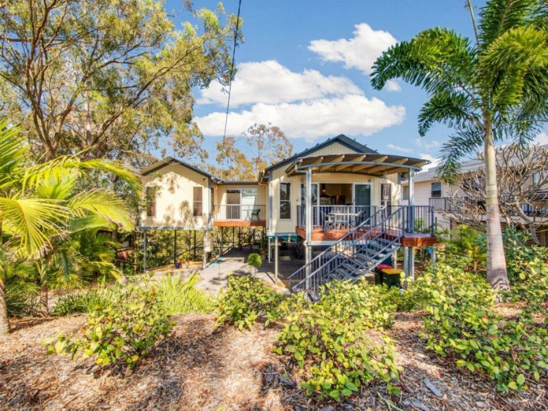 9 Hill Crescent, West Gladstone QLD 4680