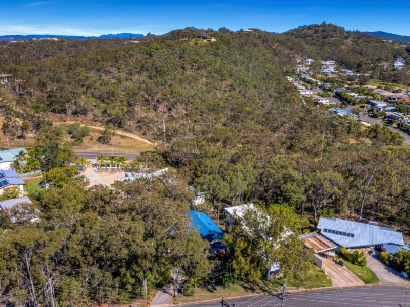 9 Hill Crescent, West Gladstone QLD 4680