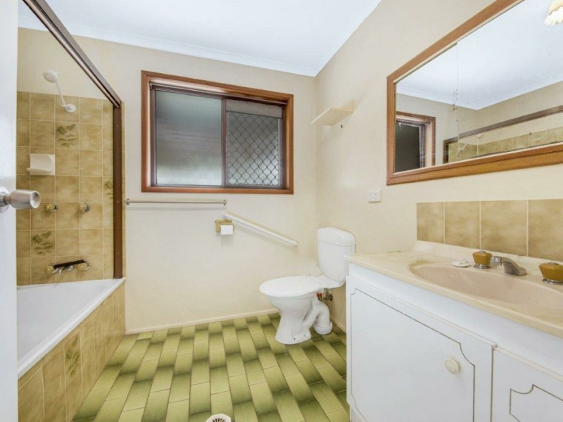 50 McLeod Street, Boyne Island QLD 4680