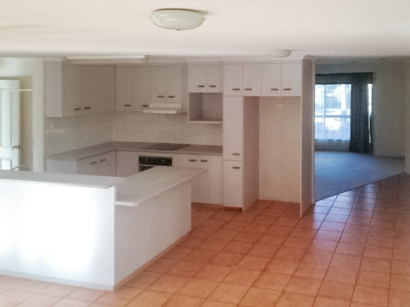 11 Alexandra Close, Clinton QLD 4680