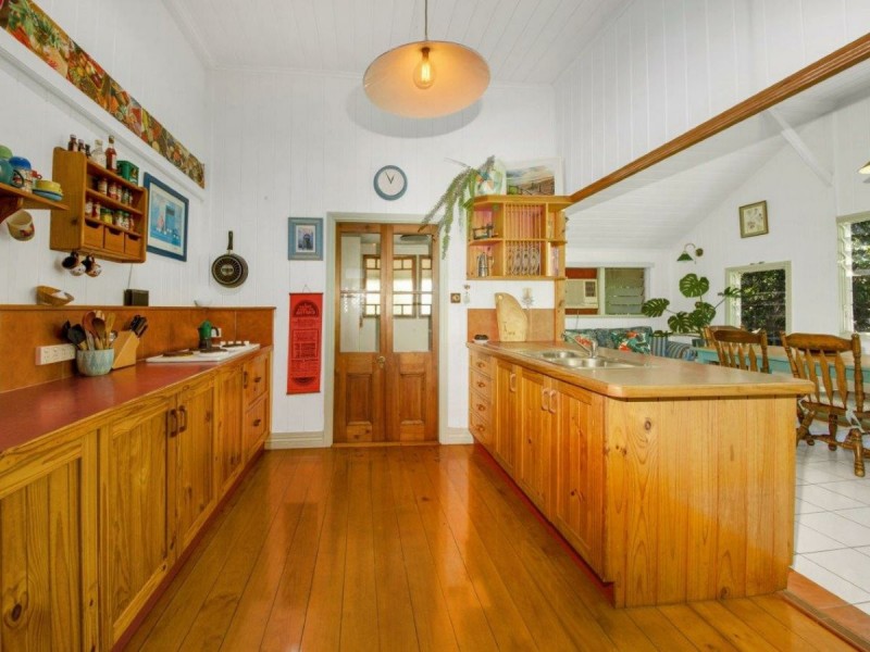 10 Herbert Street, Gladstone QLD 4680