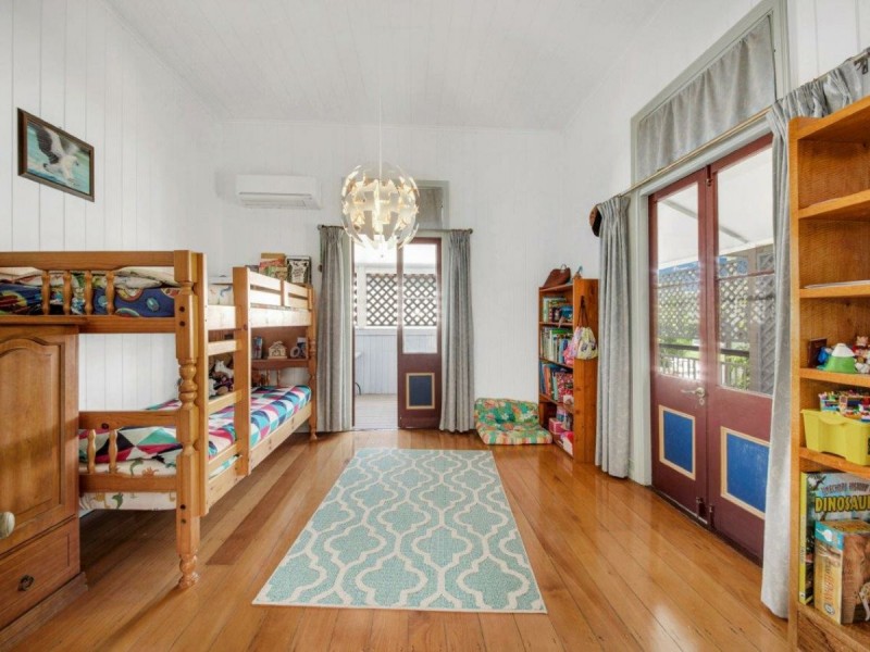 10 Herbert Street, Gladstone QLD 4680