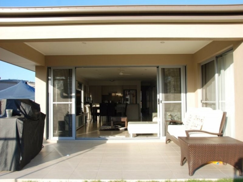 14 Peter Corones Drive, Kirkwood QLD 4680