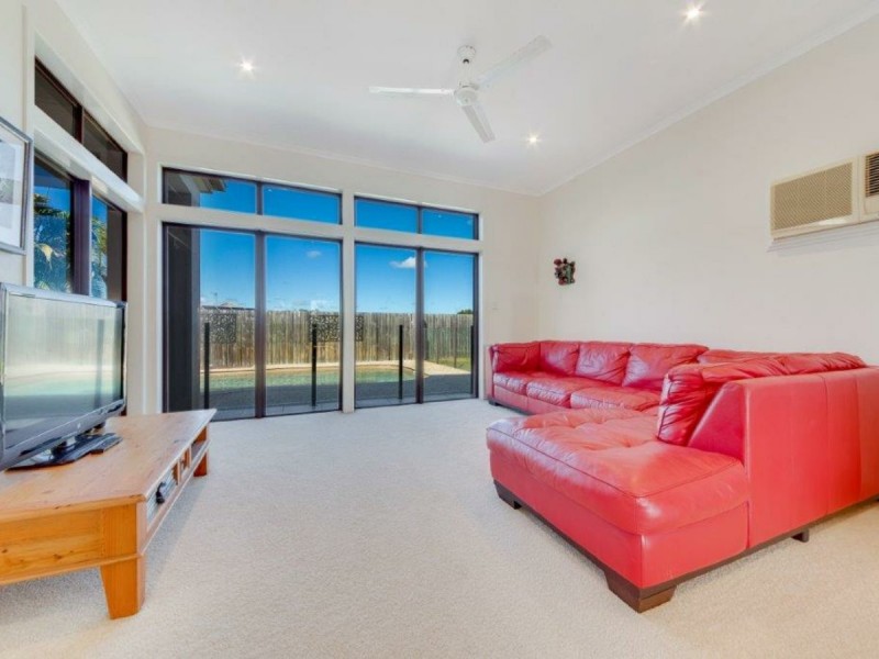 11 Lois Court, New Auckland QLD 4680