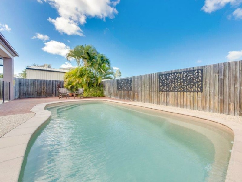 11 Lois Court, New Auckland QLD 4680