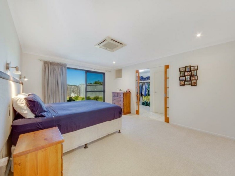 11 Lois Court, New Auckland QLD 4680