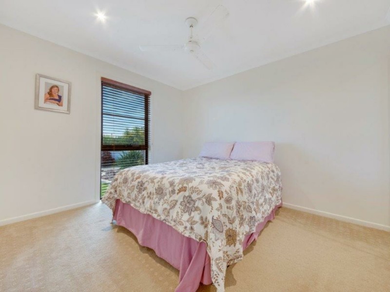 11 Lois Court, New Auckland QLD 4680