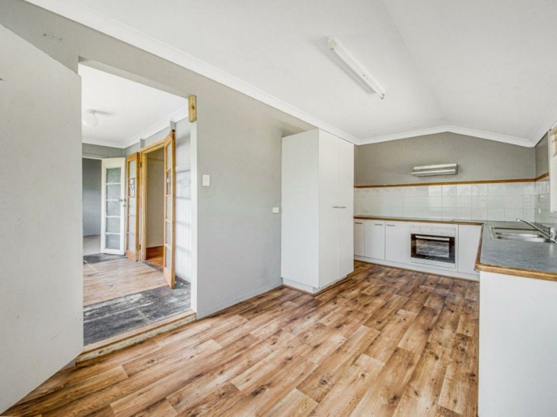 11 Philip Street, South Gladstone QLD 4680