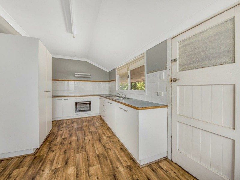 11 Philip Street, South Gladstone QLD 4680