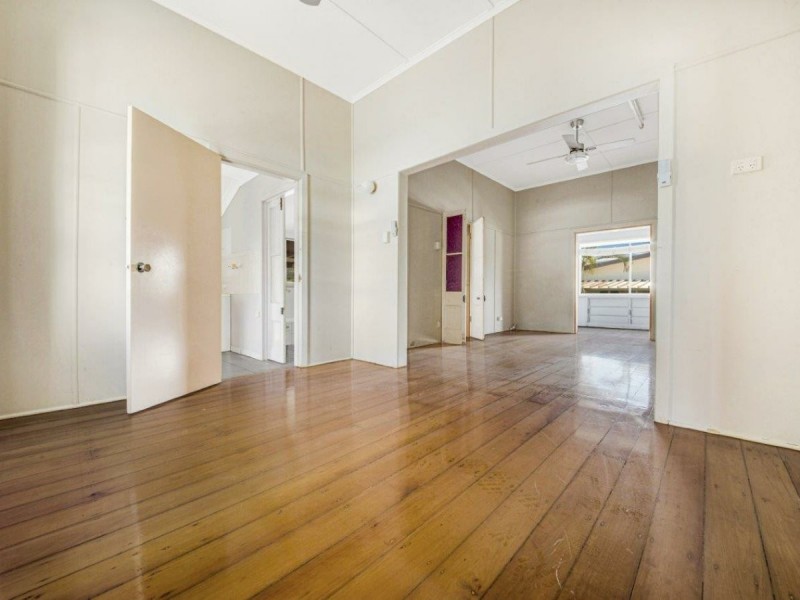 11 Philip Street, South Gladstone QLD 4680