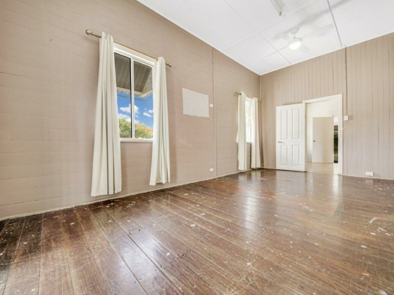 11 Philip Street, South Gladstone QLD 4680