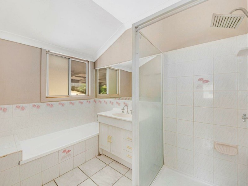 11 Philip Street, South Gladstone QLD 4680