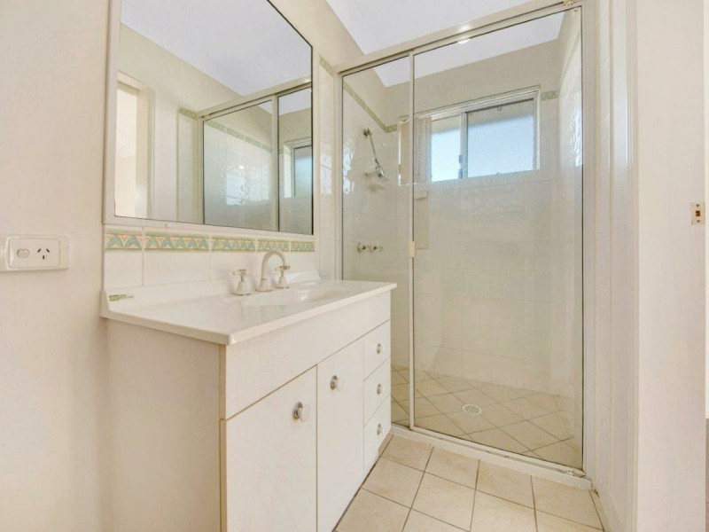 153 Sun Valley Road, Kin Kora QLD 4680