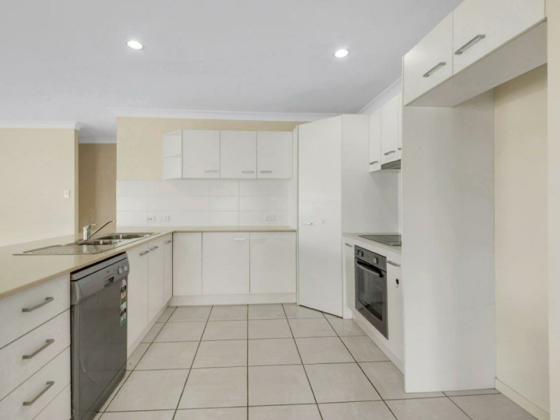 36 Dartmouth Close, Clinton QLD 4680