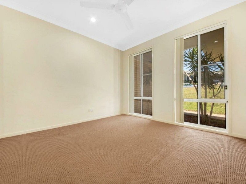 36 Dartmouth Close, Clinton QLD 4680