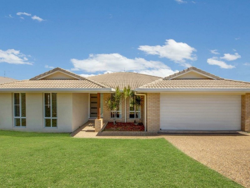 36 Dartmouth Close, Clinton QLD 4680