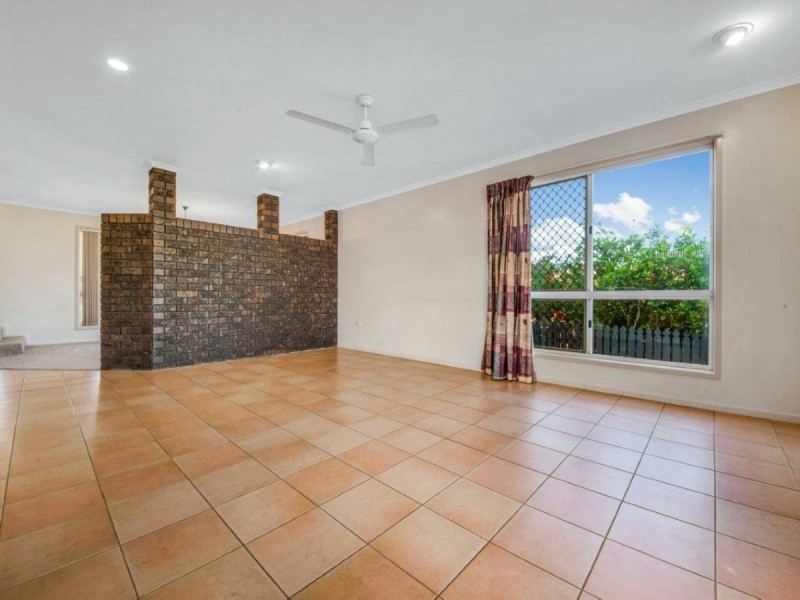 99 J Hickey Avenue, Clinton QLD 4680