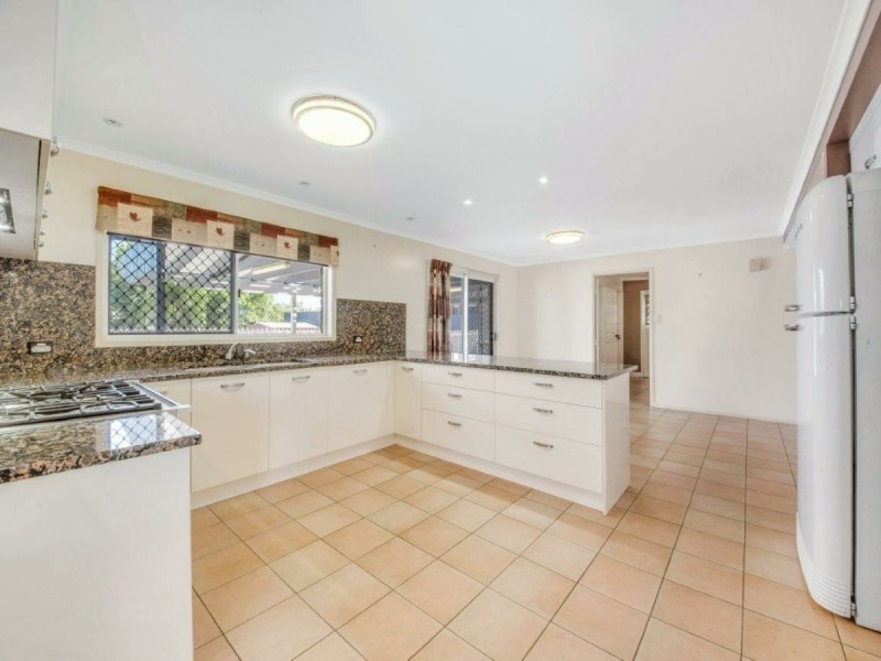 99 J Hickey Avenue, Clinton QLD 4680