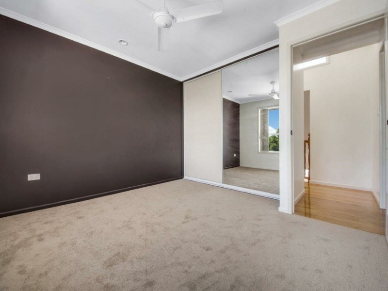 99 J Hickey Avenue, Clinton QLD 4680