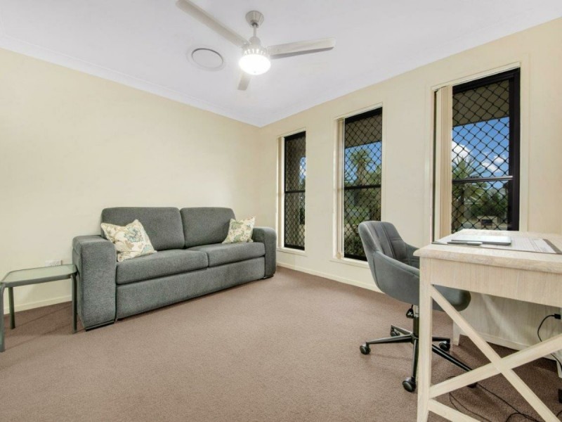 18 Telopea Place, Kirkwood QLD 4680