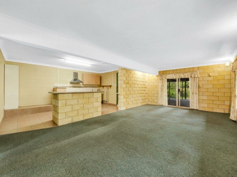 8 Mccrudden Street, West Gladstone QLD 4680