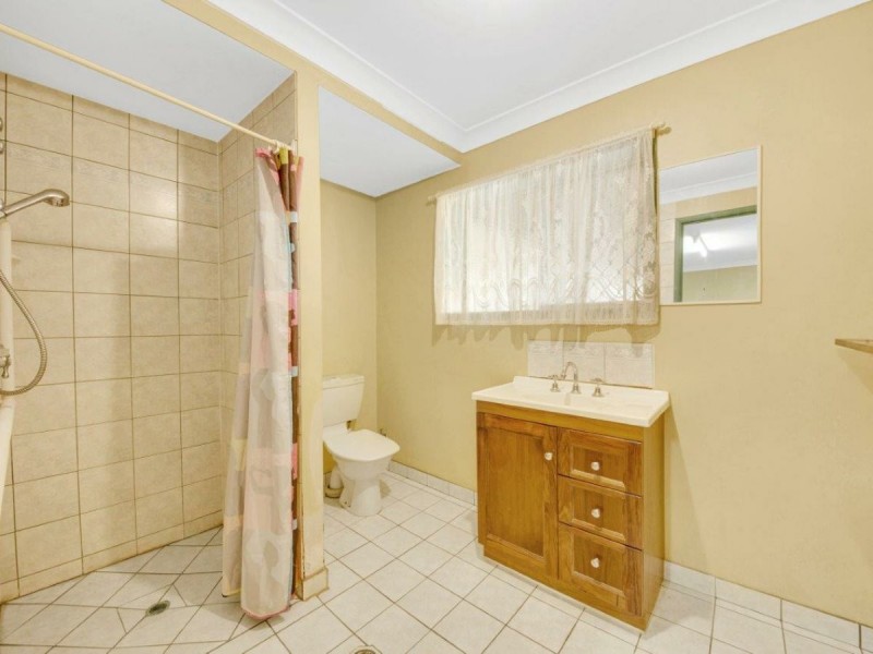 8 Mccrudden Street, West Gladstone QLD 4680