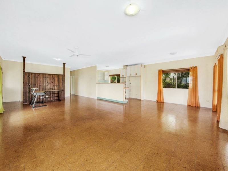 8 Mccrudden Street, West Gladstone QLD 4680