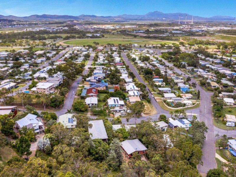 8 Mccrudden Street, West Gladstone QLD 4680