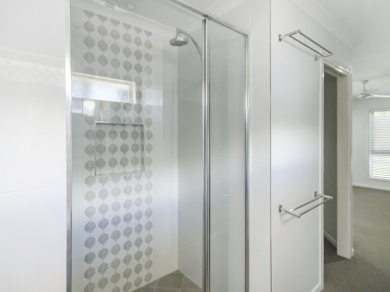 42 Koowin Drive, Kirkwood QLD 4680