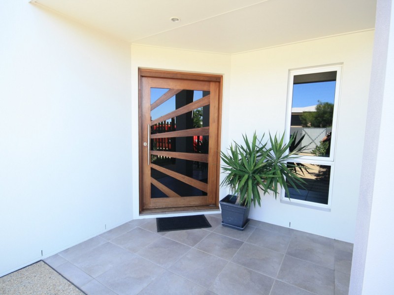 42 Koowin Drive, Kirkwood QLD 4680