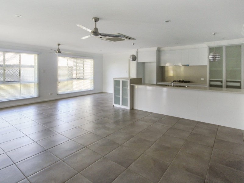 42 Koowin Drive, Kirkwood QLD 4680