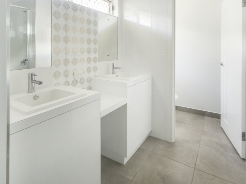 42 Koowin Drive, Kirkwood QLD 4680