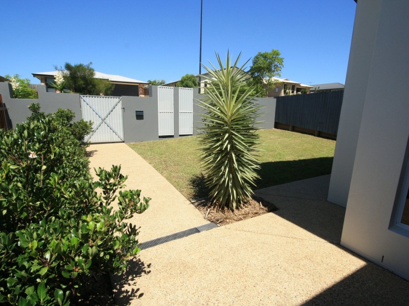 42 Koowin Drive, Kirkwood QLD 4680