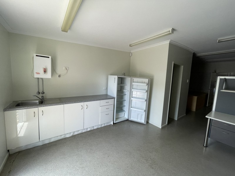 3 Anson Close, Toolooa QLD 4680