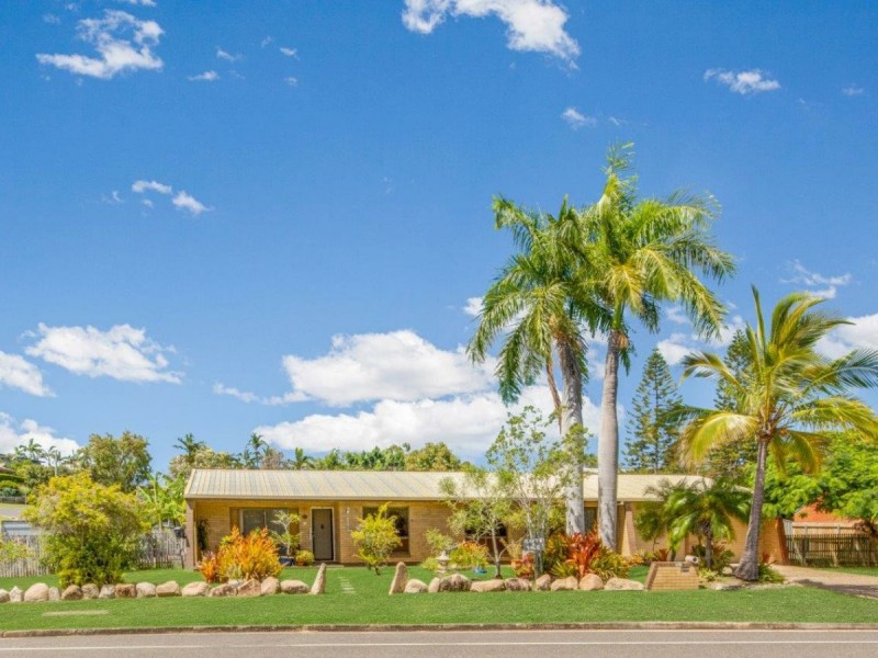 11 Carinya Drive, Clinton QLD 4680