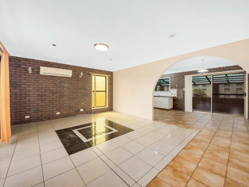 11 Carinya Drive, Clinton QLD 4680