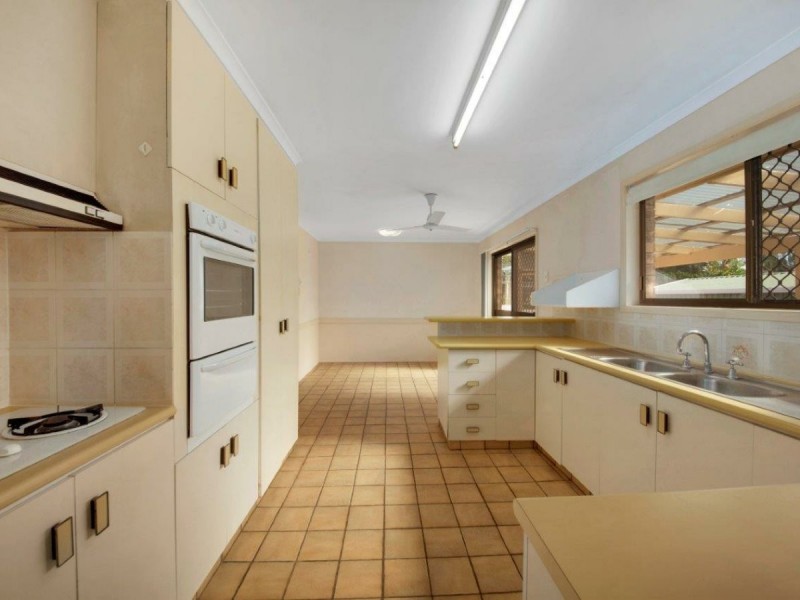 100 Gretel Drive, Clinton QLD 4680